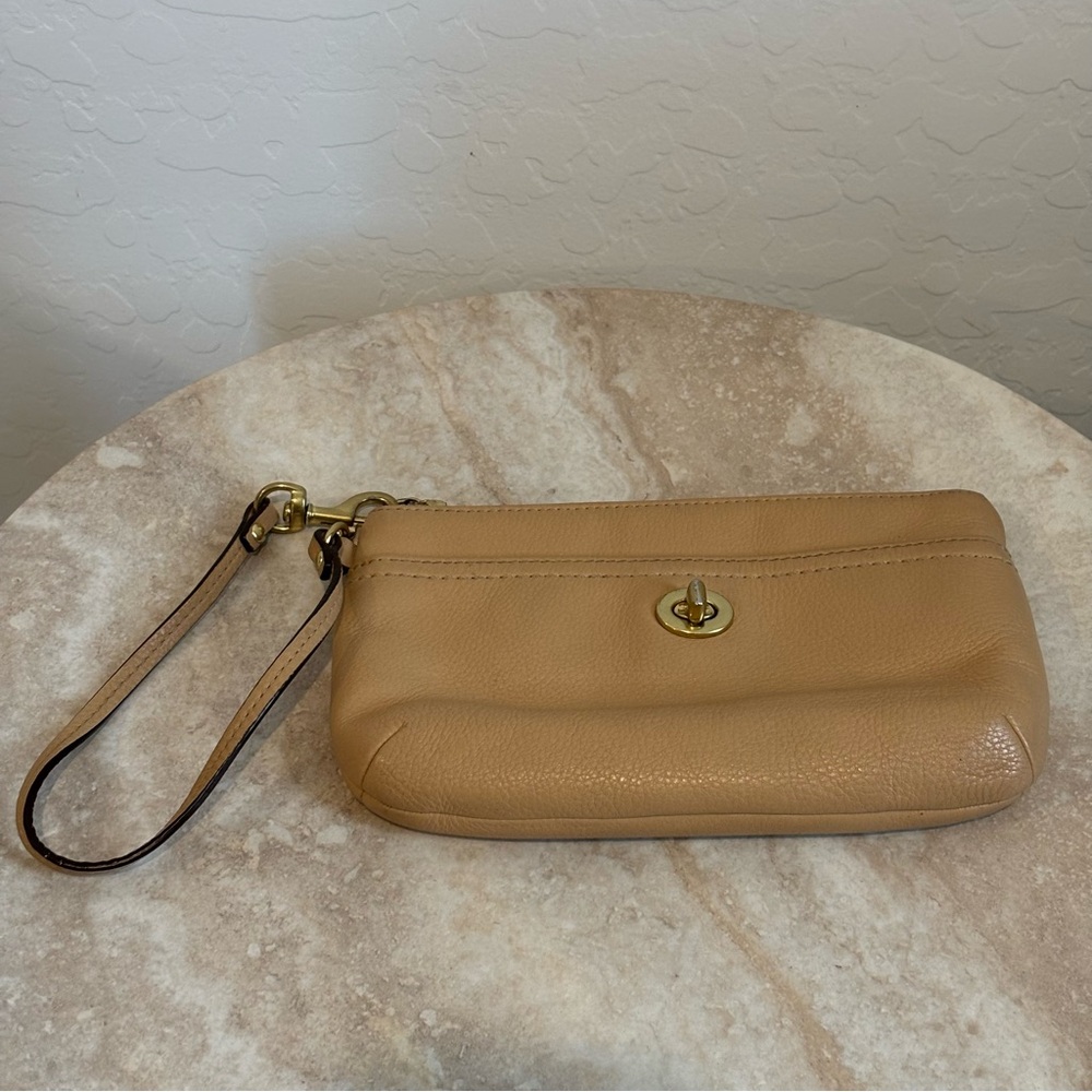 Coach Campbell leather turn lock wristlet